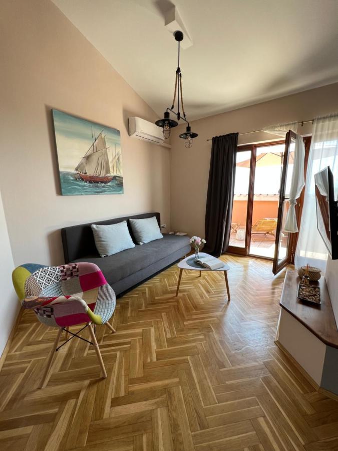 Apartman Maroon ロヴラン エクステリア 写真